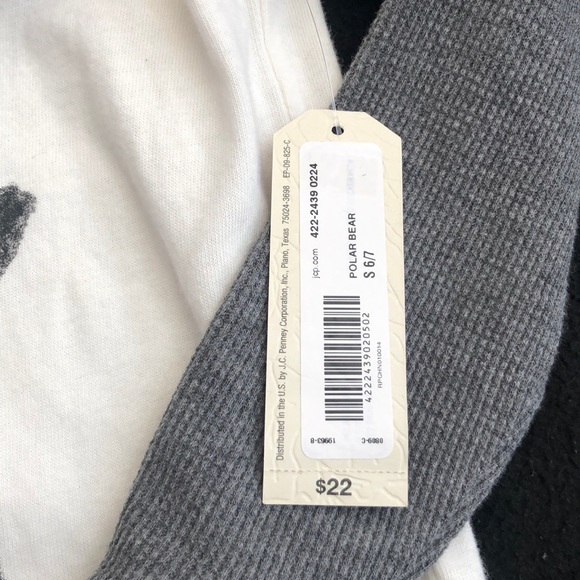 3/$20 - Arizona Jeans Long Sleeve Tee - Picture 4 of 4